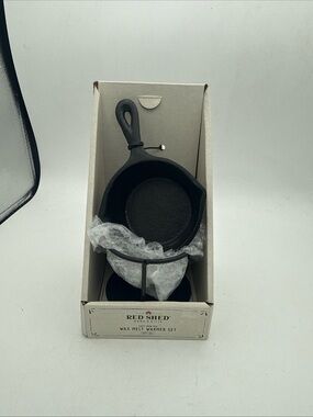 Red Shed  Cast Iron skillet Wax Warmer w/ Maple Syrup And Pancake Wax Melts NIP